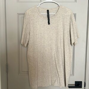 Lululemon men’s shirt